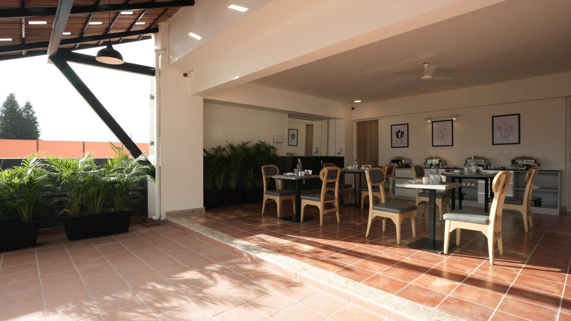 Wandr Hotel- Near Mg Road บังกาลอร์ ภายนอก รูปภาพ